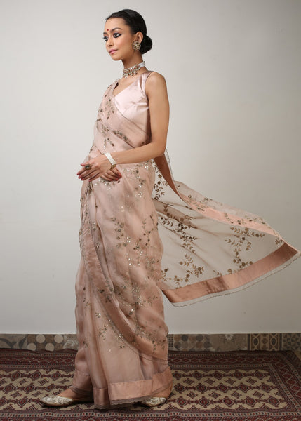 Peach Organza Saree Set With Sequins Work Design by Onaya at Pernia's Pop  Up Shop 2024