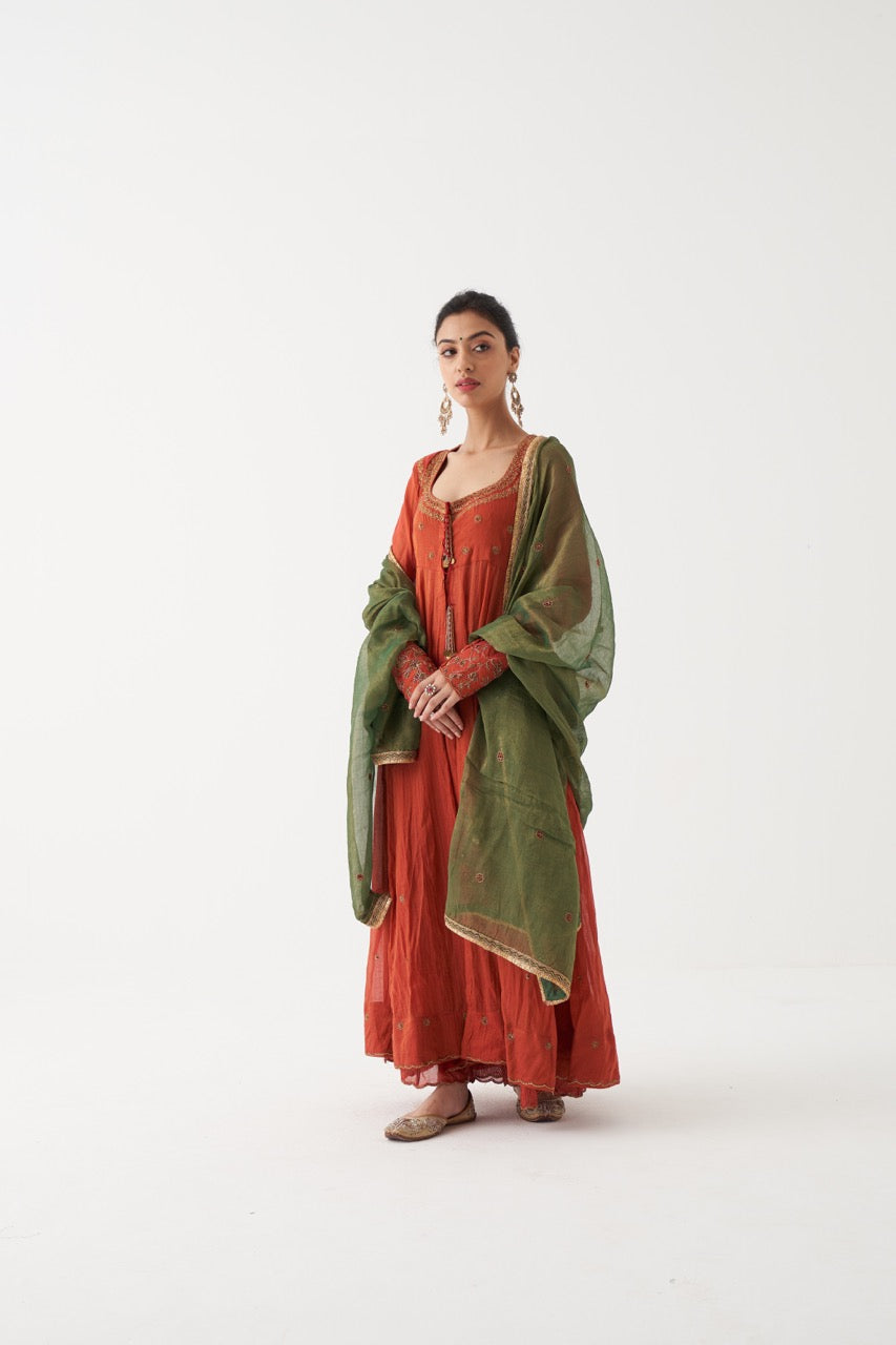 SAHIRA  - SCARLET RED HANDWOVEN TISSUE CHANDERI ANARKALI WITH GREEN TISSUE CHANDERI DUPATTA